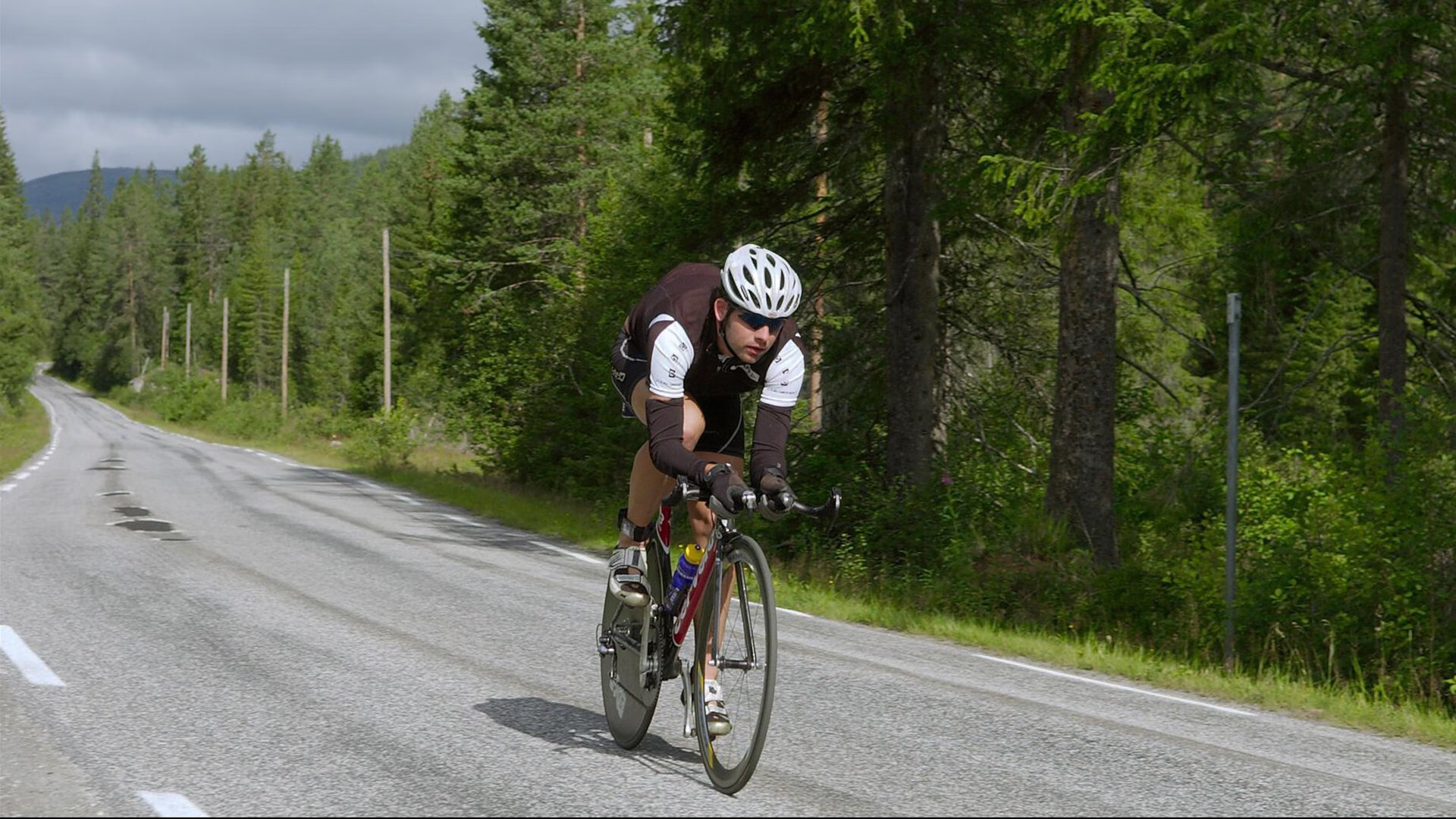 篮网轻取吉林队，锡安统治全场，一场天赋与韧性的对决